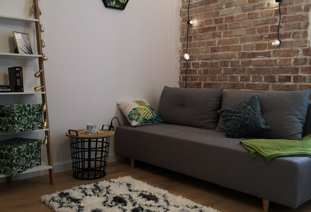 Studio apartment right next to ICE, Podwawelskie housing estate (1)