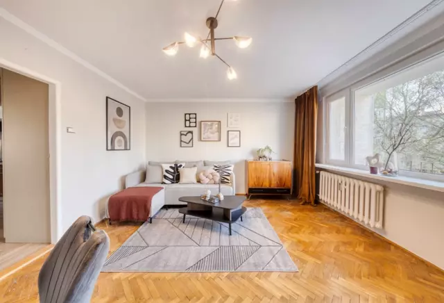 47 m2/ 2 pokoje/ Jana Zamoyskiego