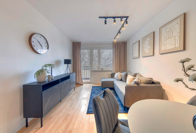 48 м2/ 3 кімнати/ Казарми