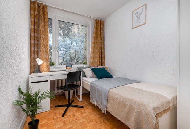 Pokój jednoosobowy #2 przy ul. Klaudyny 12 [TYLKO DLA KOBIET]