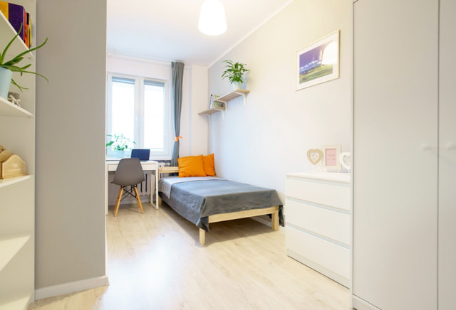 Single room #2 at Bora Komorowskiego 6 Street
