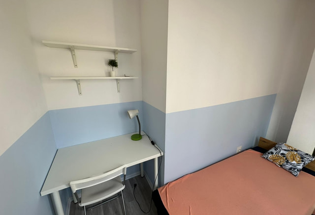 Pokój jednoosobowy #13 przy ul. Wita Stwosza 17b [DLA KOBIET]