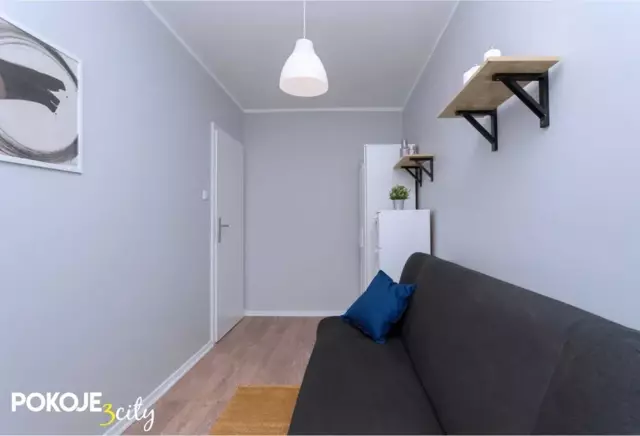 Pokój nr 1 na ul. Związku Jaszczurczego 1