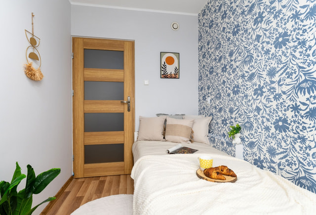 Spacious single room close to UEK university