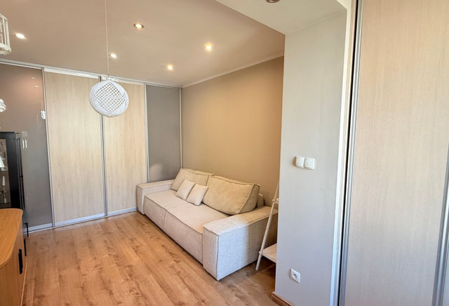 (ALTA.8.8.2) Large spacious room in a two-room apartment 