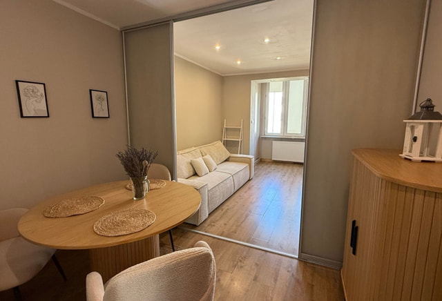 (ALTA.8.8.2) Large spacious room in a two-room apartment 