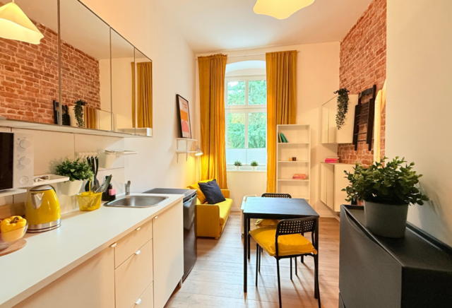 (REJA.29.1.2)Przestronny apartament z prywatną łazienką i kuchnią