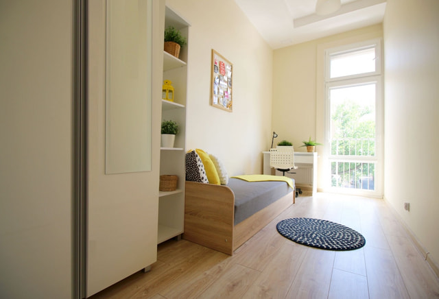 Room with balcony, Zielona Street 63