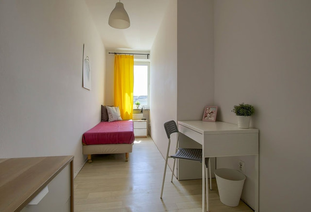 Pokój 1-osobowy  nr 3 ul. Złota 79