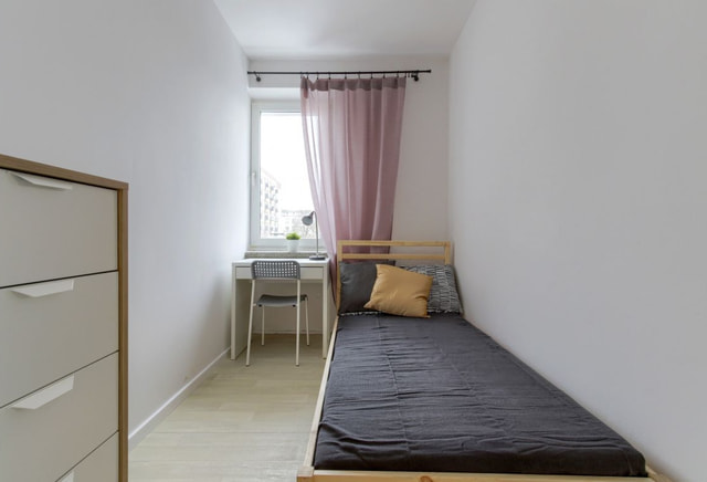 Pokój 1-osobowy  nr 4 ul. Złota 79