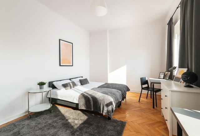 Pokój numer 1 - Wilcza 33