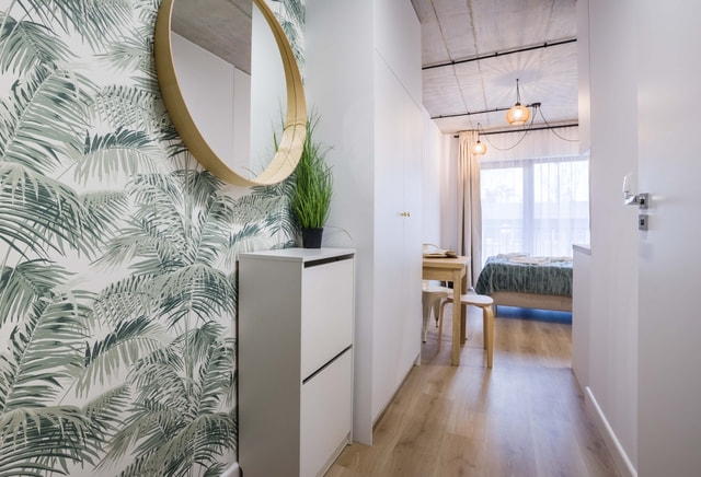 Kawalerka z ogródkiem ! Media w cenie!