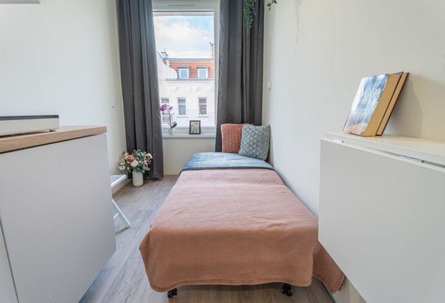 Modern room with private bathroom in the city center near ZUT.