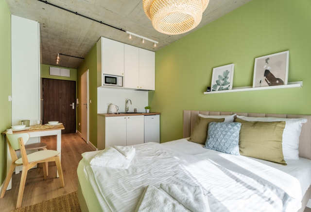 Przytulna kawalerka z balkonem. Wszystkie opłaty w cenie ! 