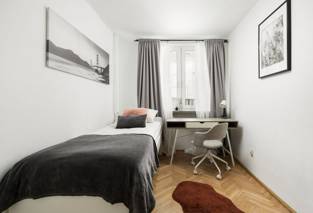 Pokój 1-osobowy nr 1 ul. Żelazna 34/38