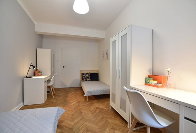 Pokój 1-osobowy  nr 5 ul. Nowogrodzka 7/9