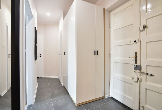 Pokój 1-osobowy  nr 1 al. Niepodległości 150