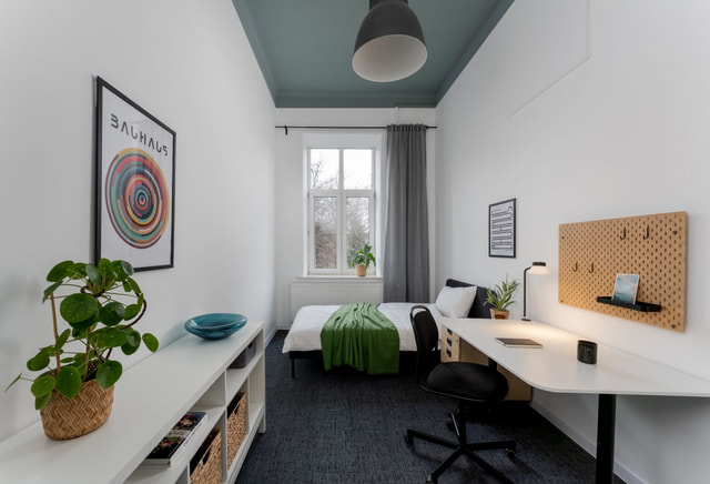 al. Mickiewicza 35, obok Plac Inwalidów, AGH, UJ i Park Krakowski