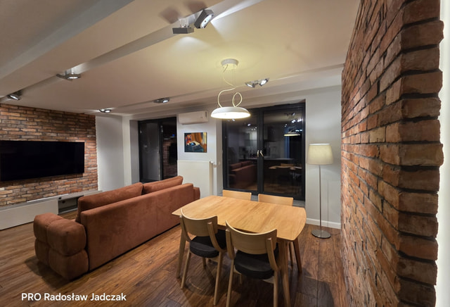 Dwupiętrowy Loft z 3 balkonami Tymienieckiego 25C