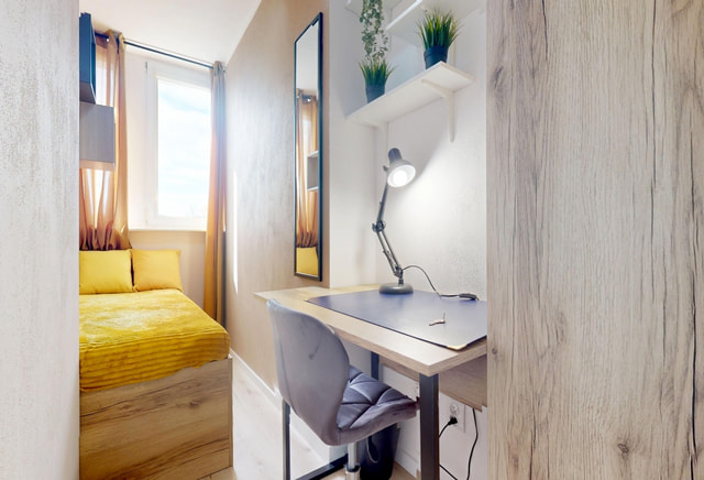 Pokój jednoosobowy #3 przy ul. Wrzeciono 3/86