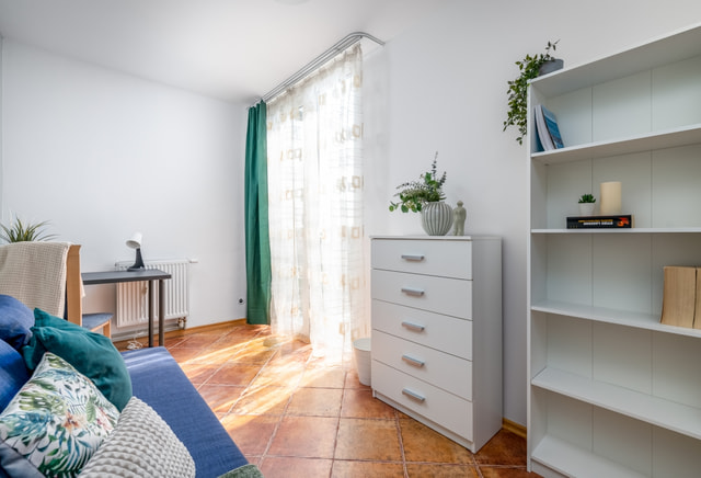 Single room with a balcony in Saska Kępa, room no. 3