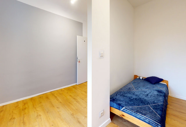 Single room #5 at Powsińska 24 [ONLY FOR WOMEN]