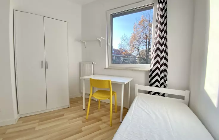 Pokój nr 7, Amałowicza Tatara 2, Rembertów, blisko ASW